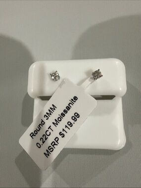 0.22CT Round 3MM Moissanite Stud Earrings - Sparkling Clear